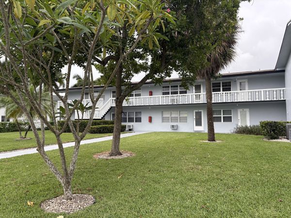 63 Coventry C, West Palm Beach, FL 33417