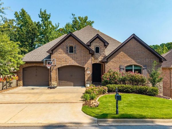 129 Cove Creek Ct., Little Rock, AR 72223
