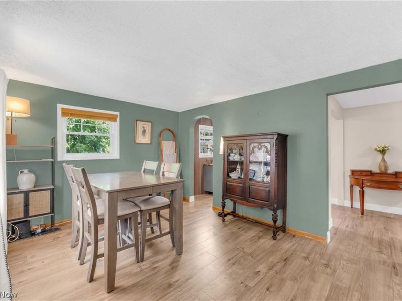 23216 Alexander Road, North Olmsted, OH 44070 Photo 5
