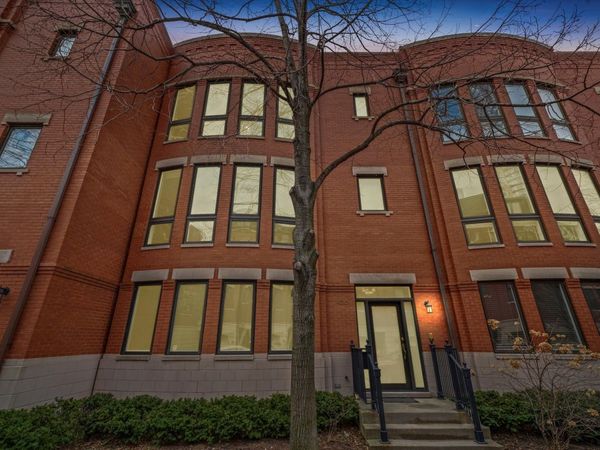 430 N Canal Street, Chicago, IL 60654