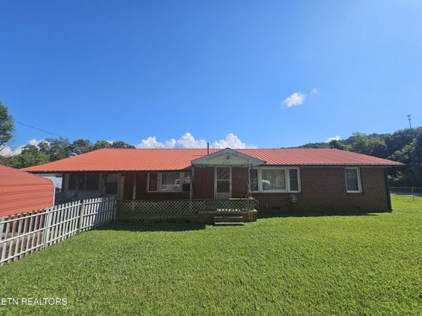 299 Mountain St, Doyle, TN 38559