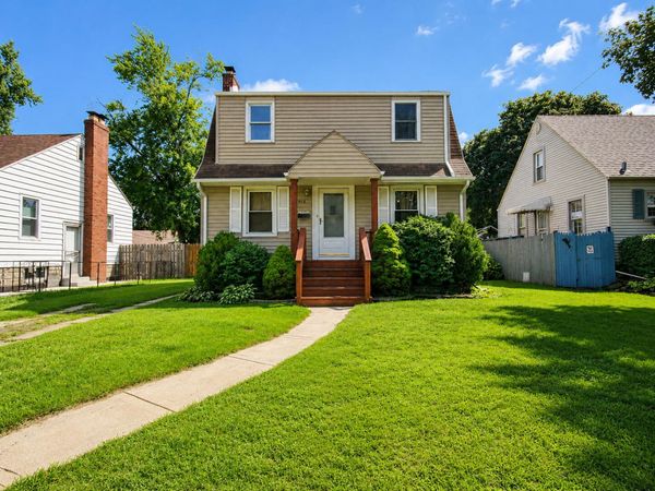 914 E 176th Street , Hammond, IN 46324
