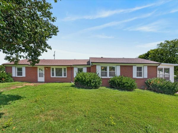 3252 Marthas Chapel Rd, Cunningham, TN 37052