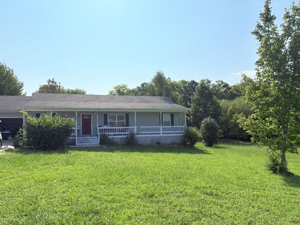 111 Clearwater Sq , Sparta, TN 38583