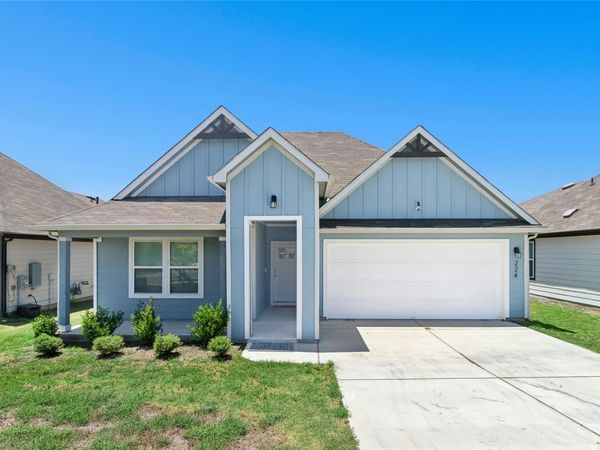 224 Sweetwater Creek LN, Hutto, TX 78634