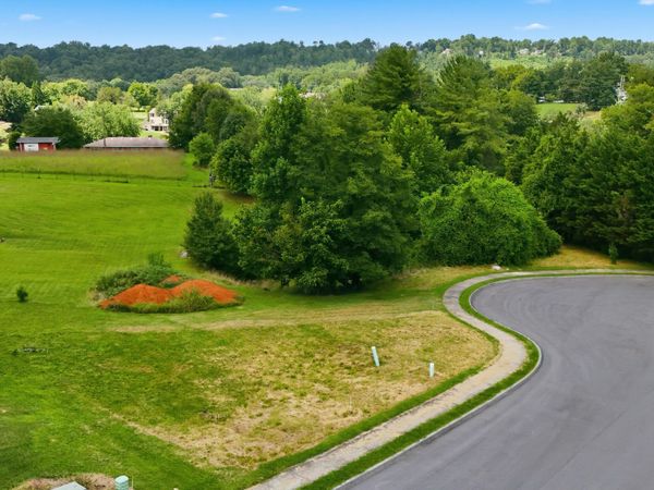 4293 Anchor Pointe Drive, Kingsport, TN 37660