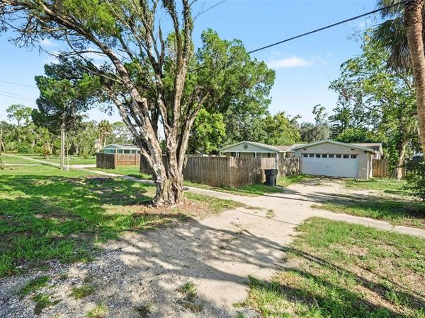 805 W COLLEGE AVENUE , RUSKIN, FL 33570