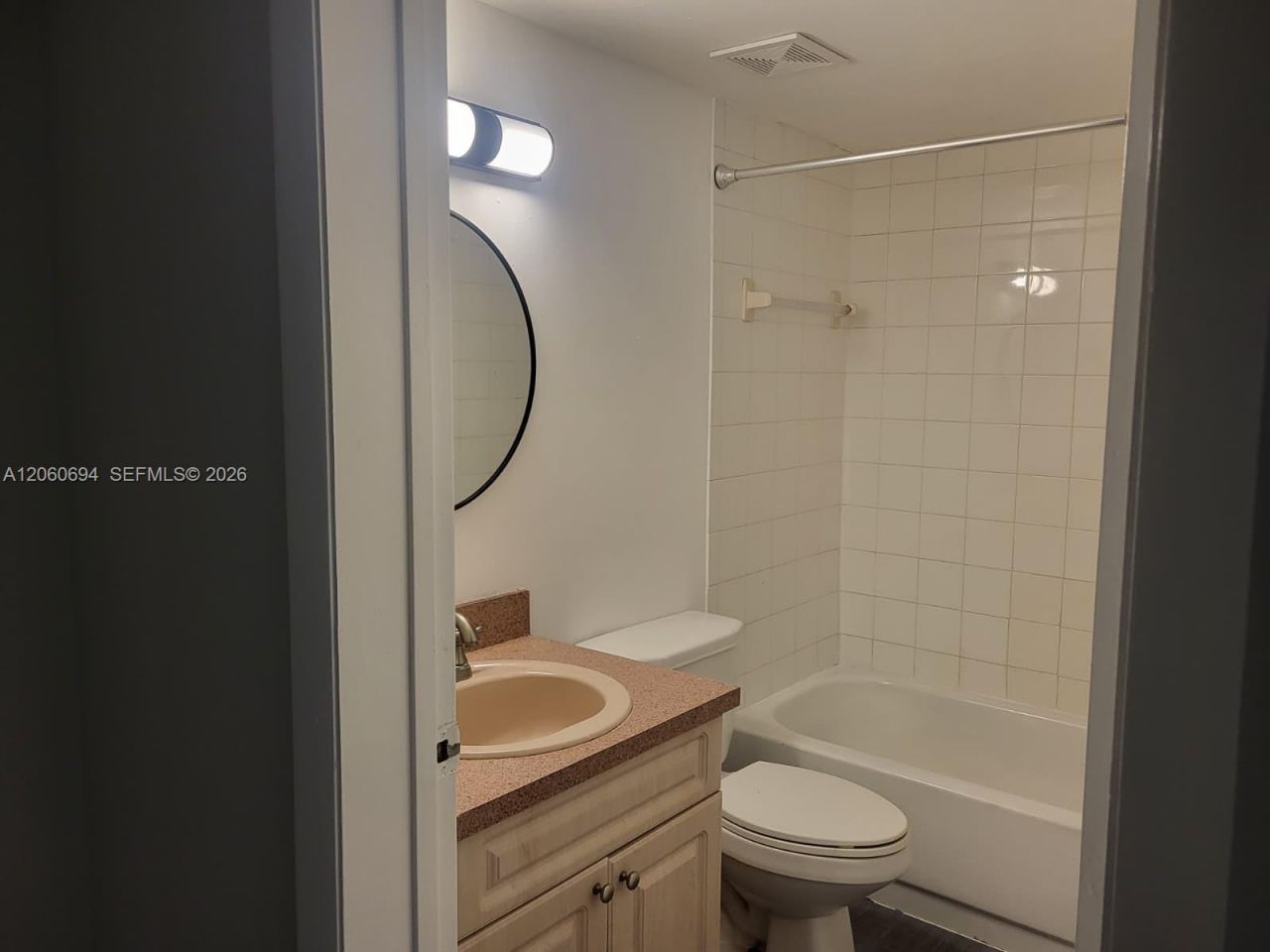 2575 SW 27th Ave , Unit 111, Miami, FL 33133 Photo