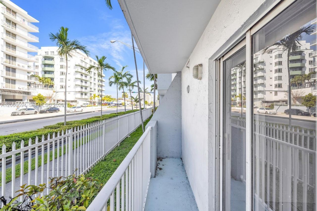 2575 SW 27th Ave , Unit 111, Miami, FL 33133 Photo