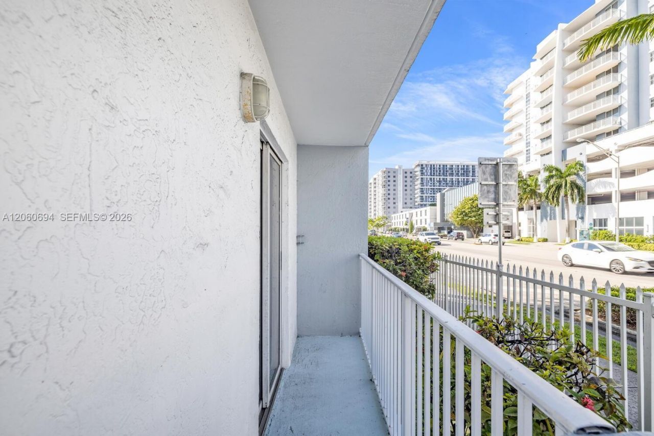 2575 SW 27th Ave , Unit 111, Miami, FL 33133 Photo