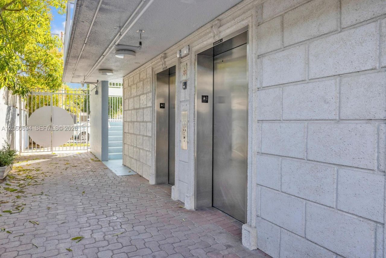 2575 SW 27th Ave , Unit 111, Miami, FL 33133 Photo