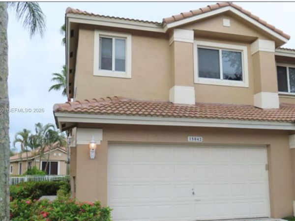15842 SW 10th St, Pembroke Pines, FL 33027