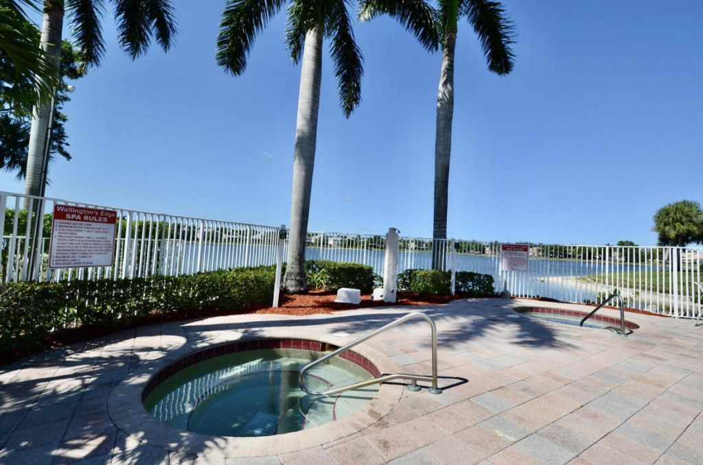 10537 Pelican Drive, Wellington, FL 33414 Photo
