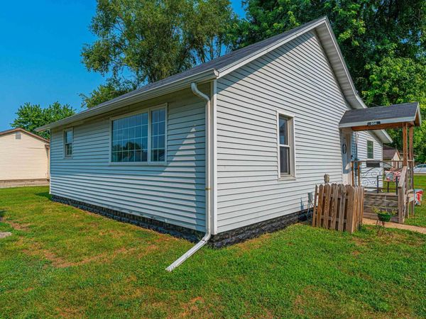 804 Short 8th Street, Lincoln, IL 62656
