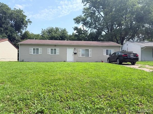 51 W Adams Drive , Cahokia, IL 62206