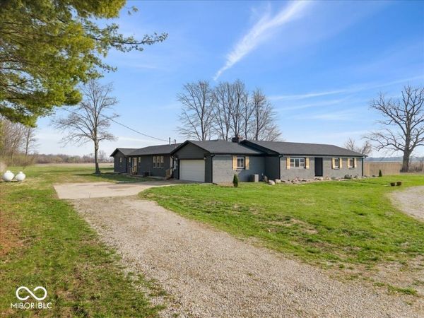 732 W 700 N, Fortville, IN 46040