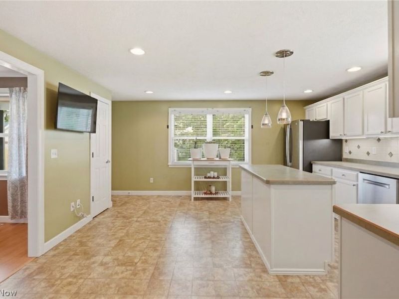 38235 Woodside Avenue , Willoughby, OH 44094 Photo 14