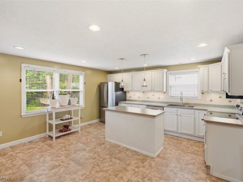 38235 Woodside Avenue , Willoughby, OH 44094 Photo 15