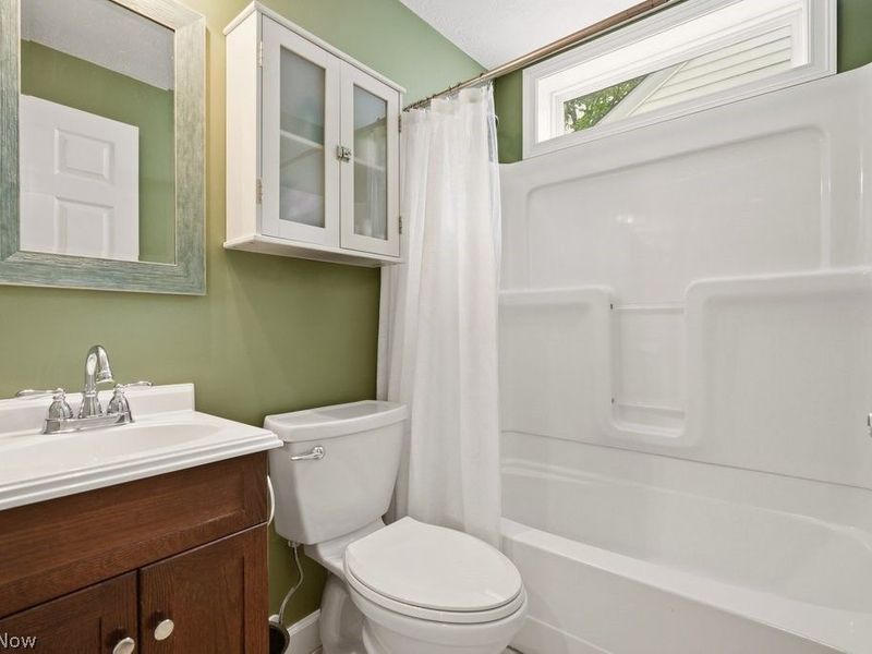 38235 Woodside Avenue , Willoughby, OH 44094 Photo 19