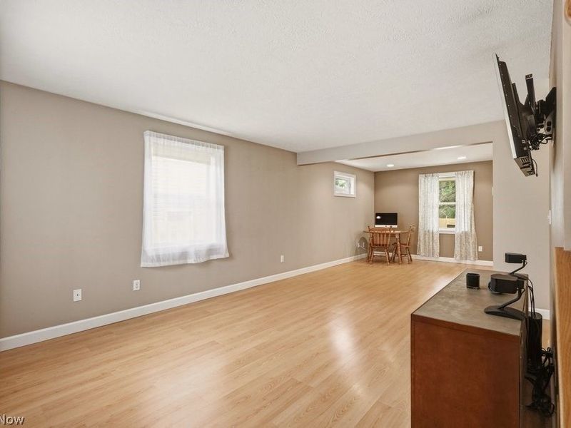 38235 Woodside Avenue , Willoughby, OH 44094 Photo 5