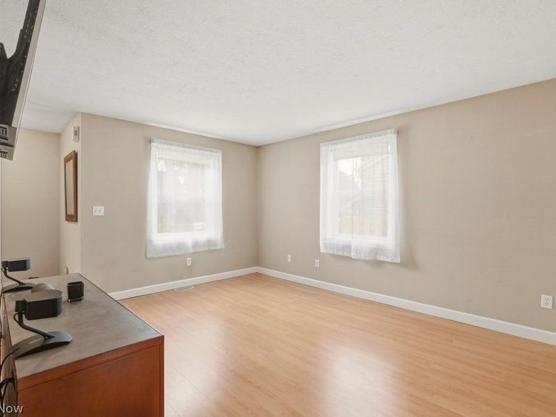 38235 Woodside Avenue , Willoughby, OH 44094 Photo 8