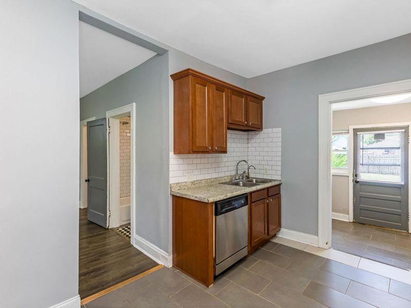 1615 E Weber Road , Columbus, OH 43211 Photo 15