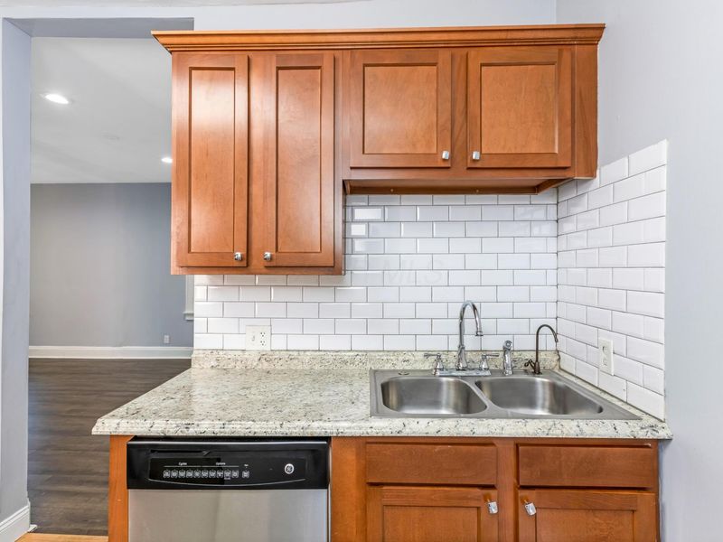 1615 E Weber Road , Columbus, OH 43211 Photo 17