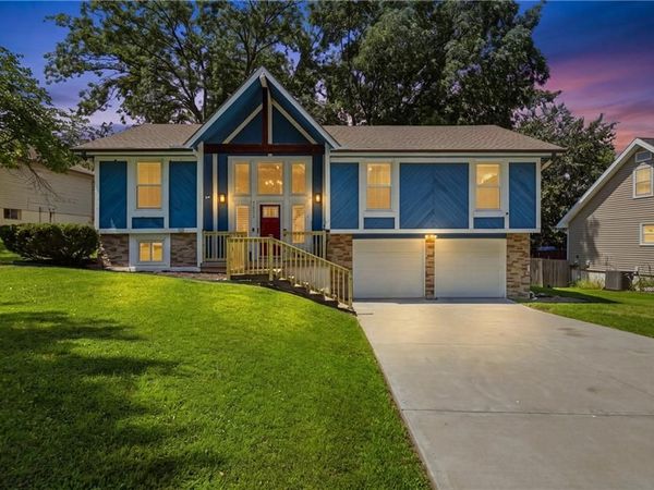 7832 N GARFIELD Avenue, Kansas City, MO 64118