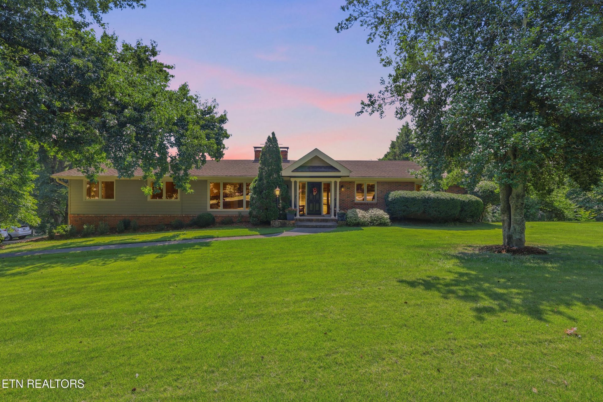2127 Southwood Drive, Maryville, TN 37803 Main Photo