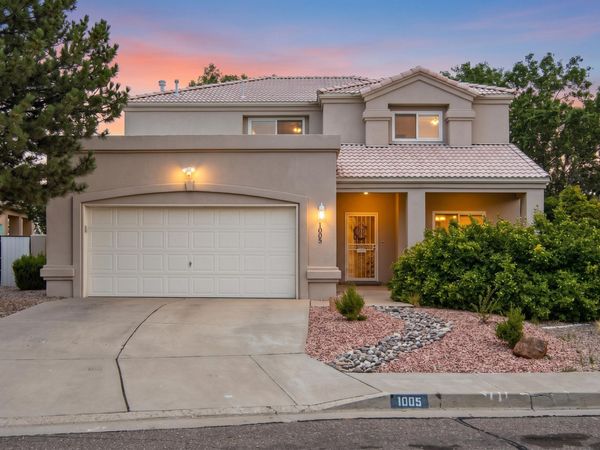1005 Chiricahua Street SE, Albuquerque, NM 87123