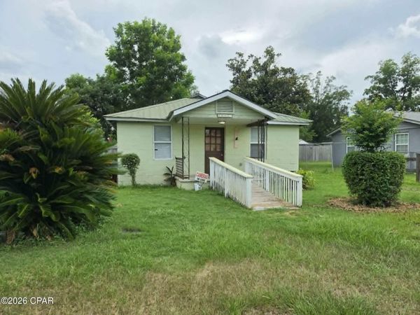 2643 Church Street , Cottondale, FL 32431