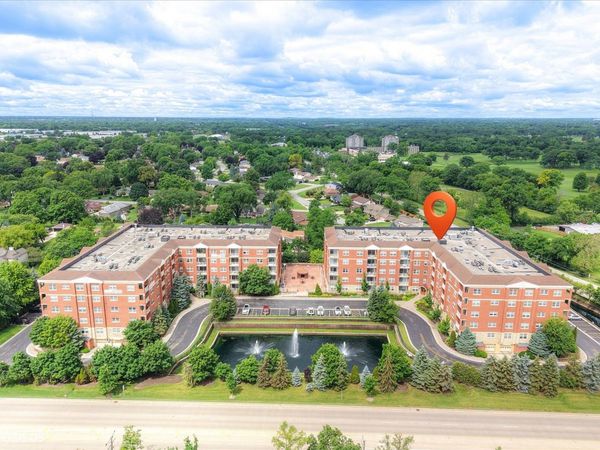 1 ITASCA Place , Unit 302, Itasca, IL 60143