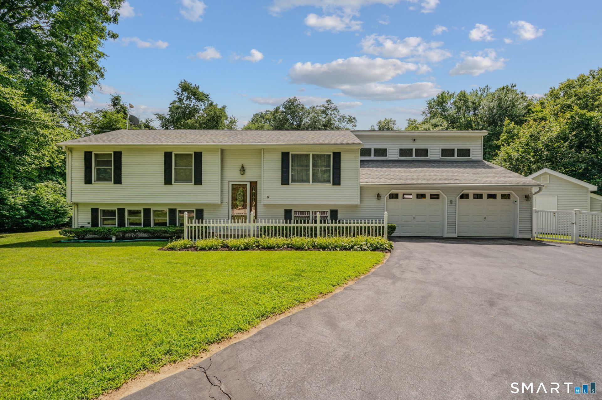 6 Liberty, Montville, CT 06370 Main Photo
