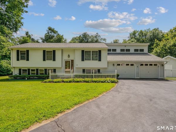 6 Liberty, Montville, CT 06370