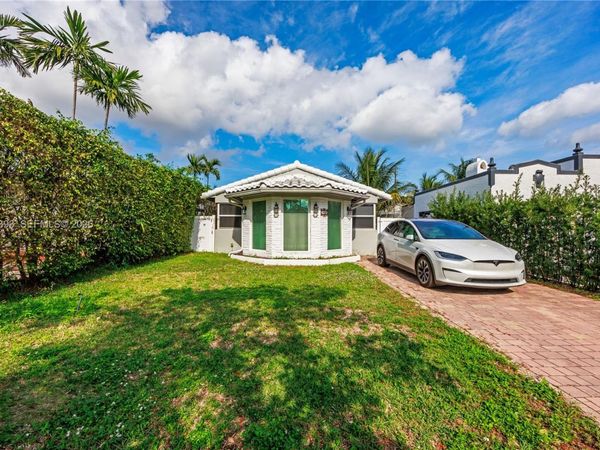 1523 Monroe St , Hollywood, FL 33020