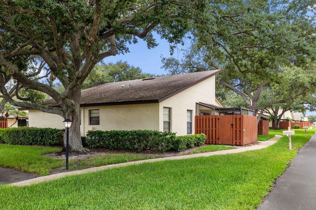8019 SE Villa Circle, Hobe Sound, FL 33455 Photo