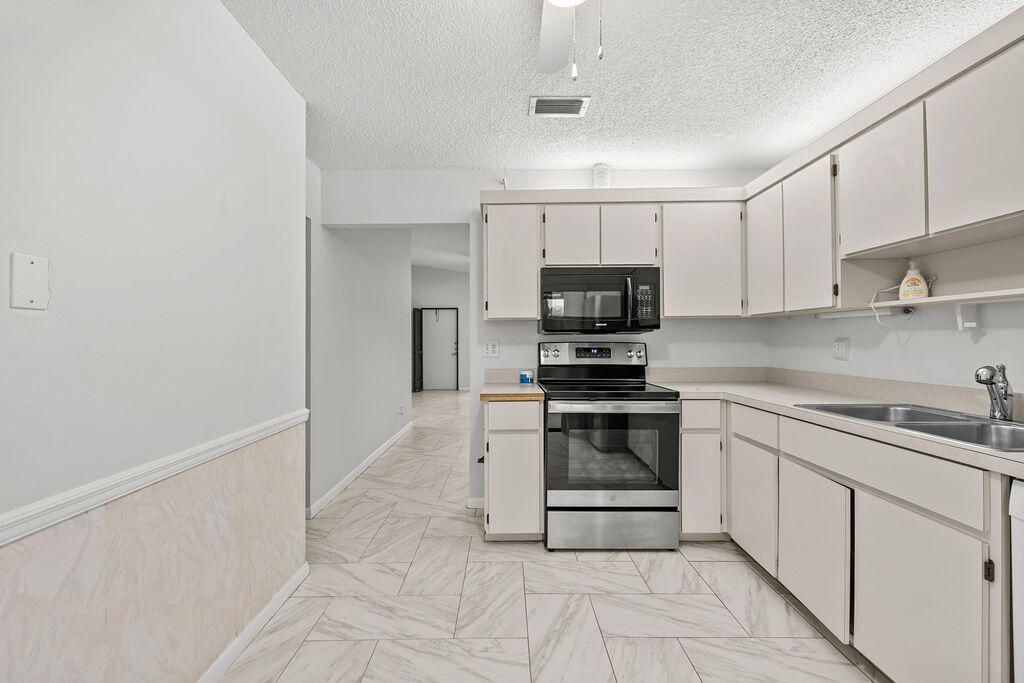 8019 SE Villa Circle, Hobe Sound, FL 33455 Photo
