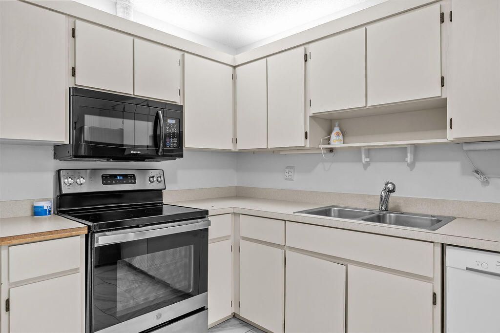 8019 SE Villa Circle, Hobe Sound, FL 33455 Photo
