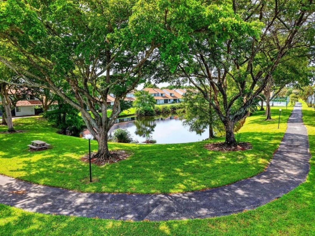 1701 Woodbridge Lakes Circle, West Palm Beach, FL 33406 Photo