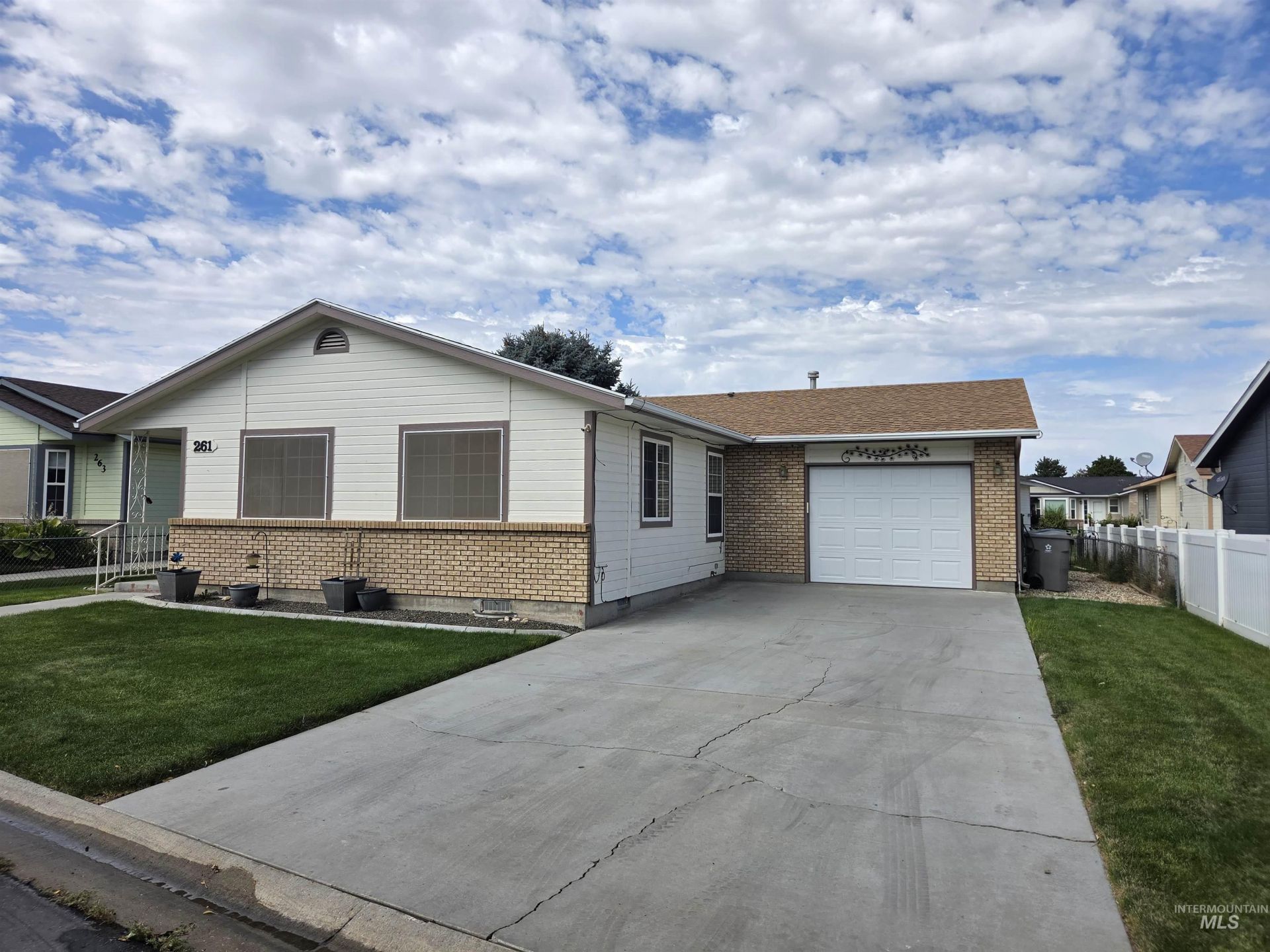 1100 Burnett #261, Unit 261 A St, Nampa, ID 83651 Main Photo