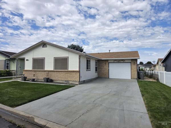 1100 Burnett #261, Unit 261 A St, Nampa, ID 83651