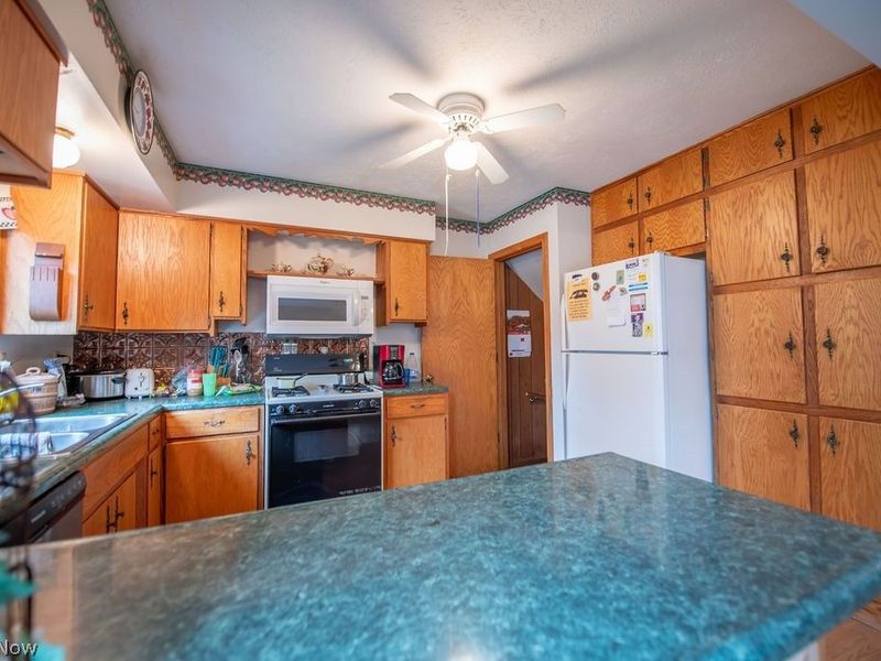 1182 Washington Street SW, Sherrodsville, OH 44675 Photo 17