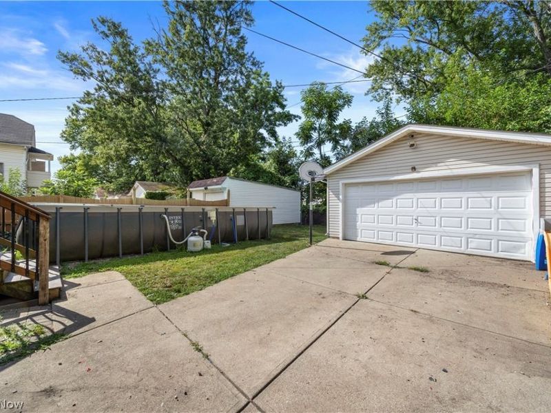 9901 Sladden Avenue, Garfield Heights, OH 44125 Photo 4