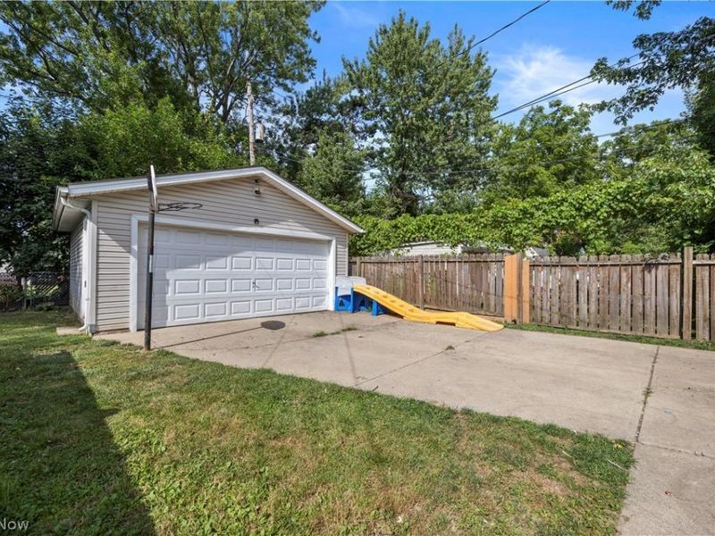 9901 Sladden Avenue, Garfield Heights, OH 44125 Photo 5