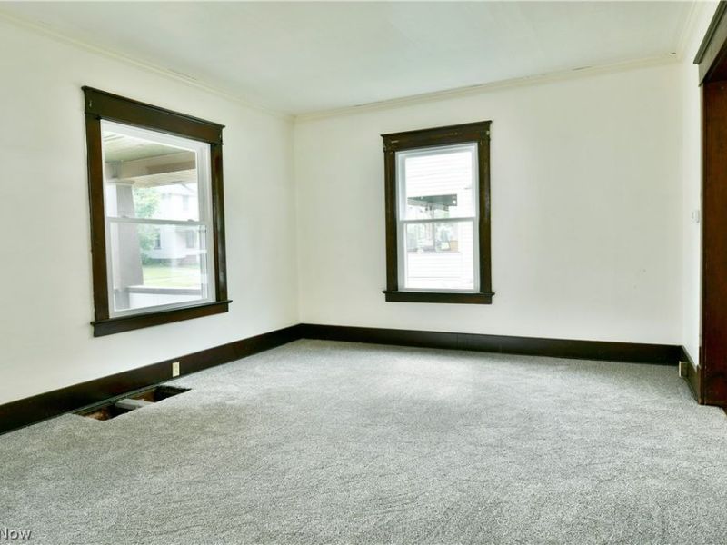 974 Glenwood Street NE, Warren, OH 44483 Photo 4