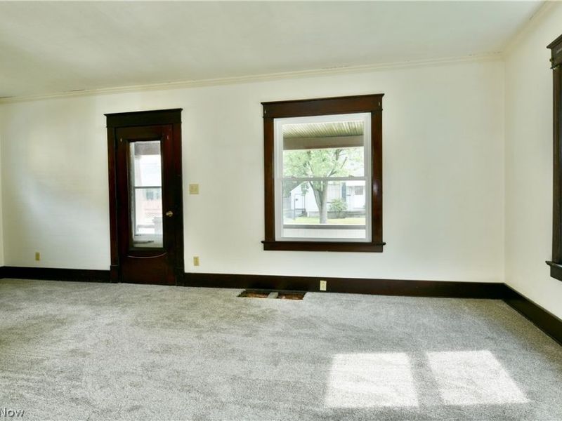 974 Glenwood Street NE, Warren, OH 44483 Photo 6