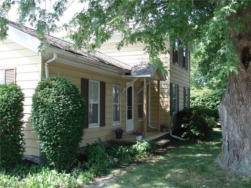 852 S Broadway, Geneva, OH 44041 Photo 2
