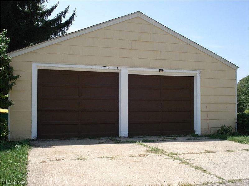 852 S Broadway, Geneva, OH 44041 Photo 4
