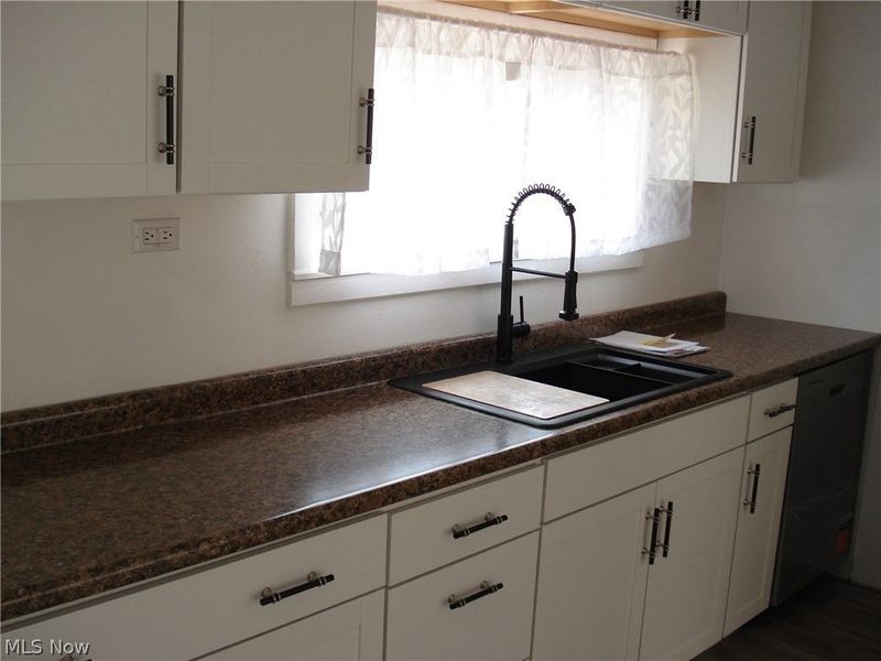852 S Broadway, Geneva, OH 44041 Photo 7