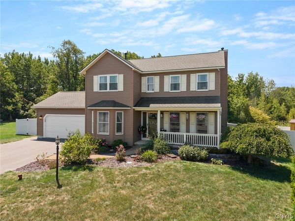 4325 Lazybrook Circle, Liverpool, NY 13088